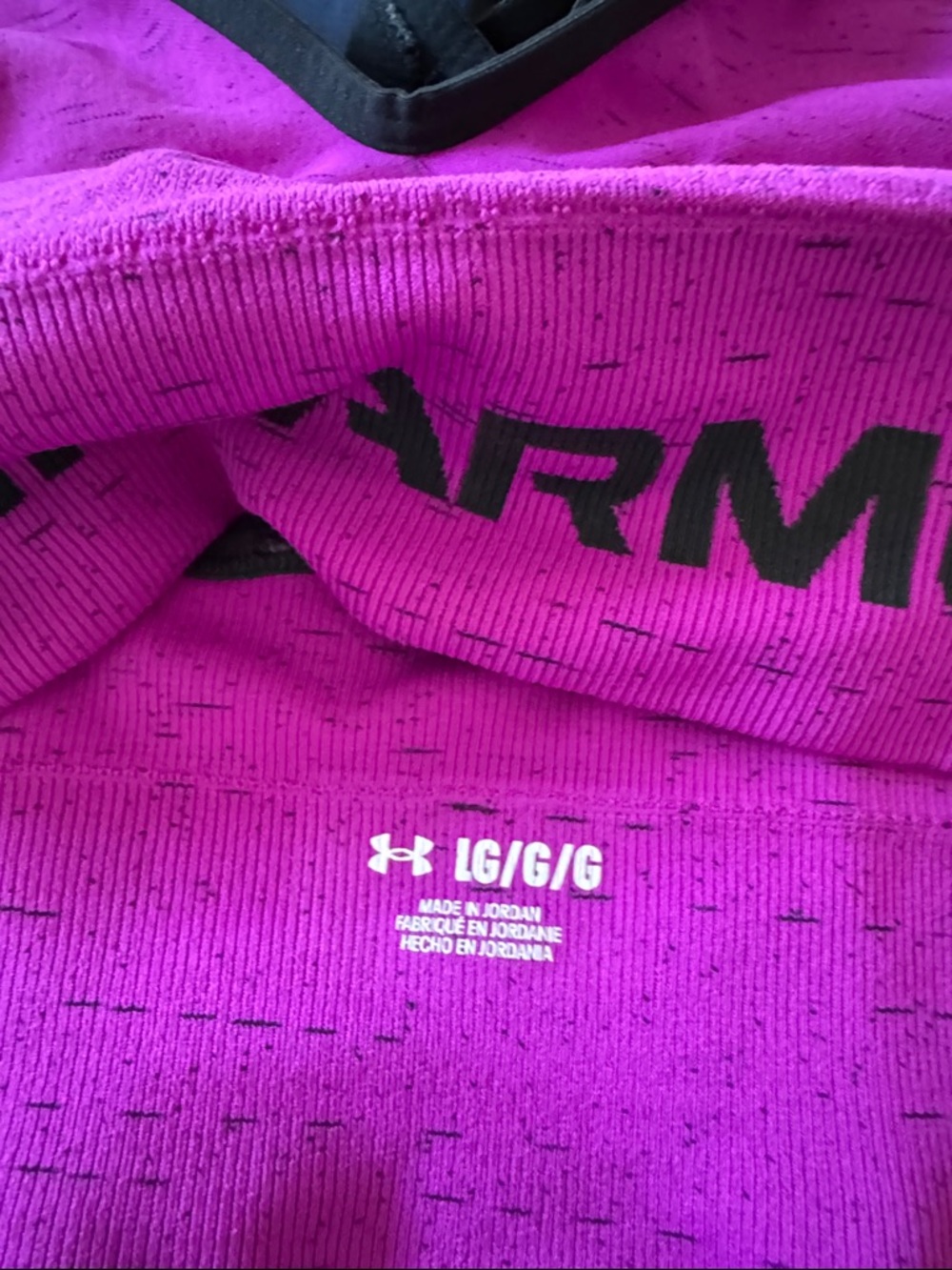 Under Armour Black and Magenta/ Hot Pink Sports Vanish Seamless Sports Bra - Picture 3 of 4